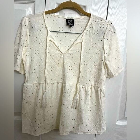 Cream Peplum Top from Bobeau. Size Small - Picture 1 of 7